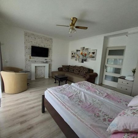 Kardos Apartman Debrecen Eksteriør bilde